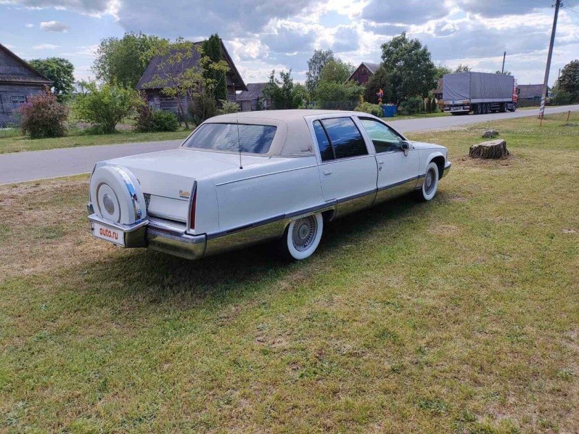 Cadillac Fleetwood 1984