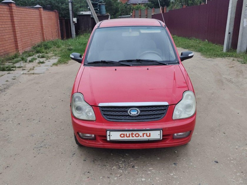 Автомобиль BYD Flyer