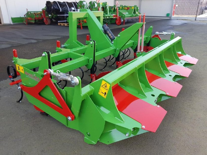 Базильер гребнеобразователь