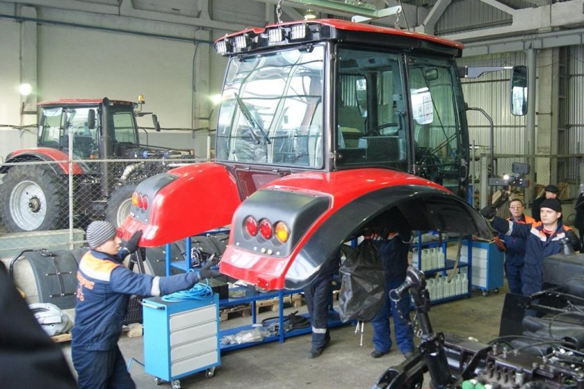 Техобслуживание трактора МТЗ 1221