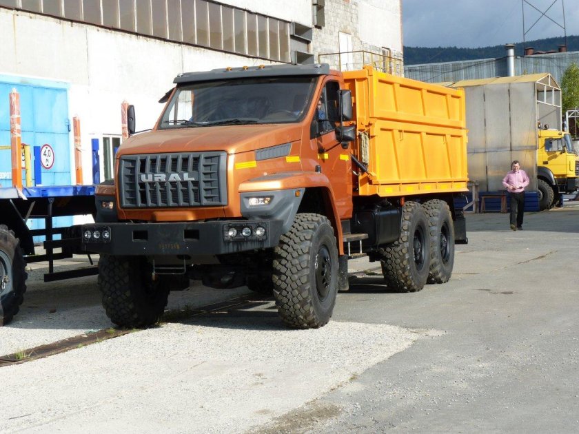 Урал Некст 6х6 сельхозник