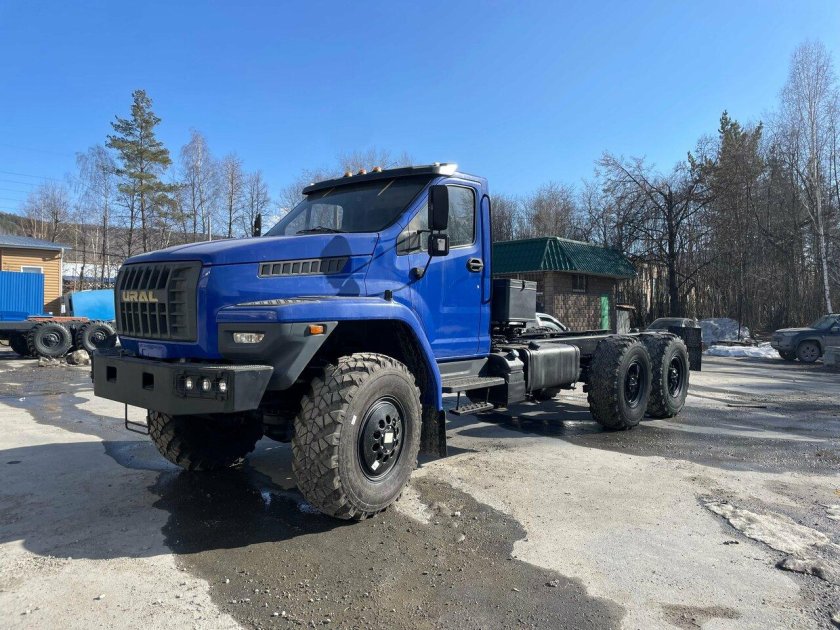 Урал некст седельный тягач