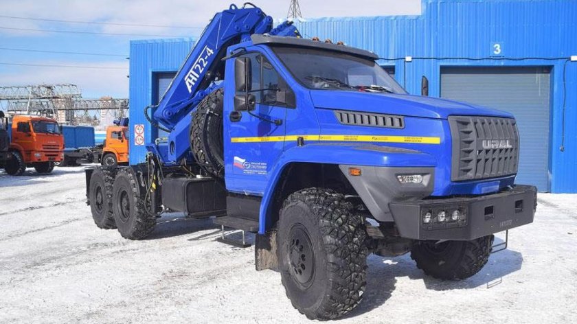 Тягач Урал 4320 next