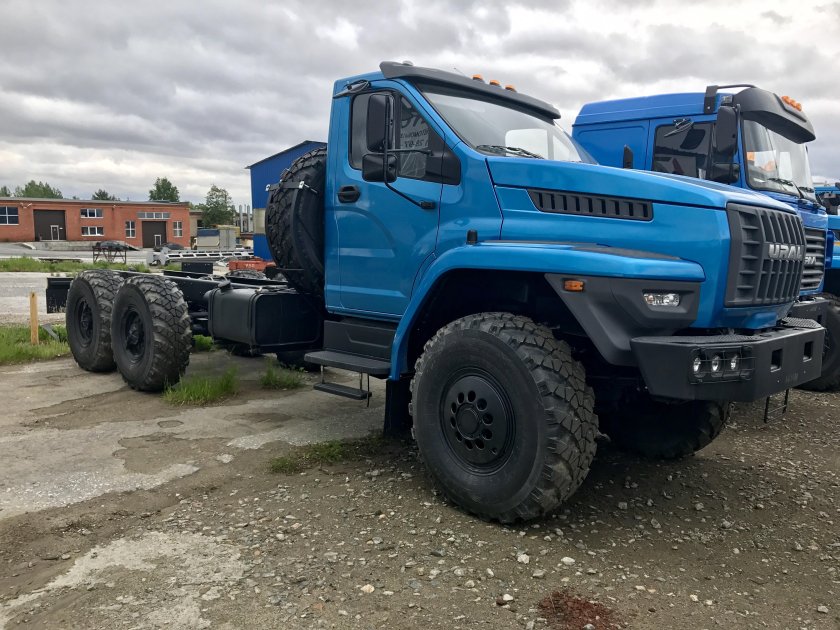 Урал 4320 седельный тягач