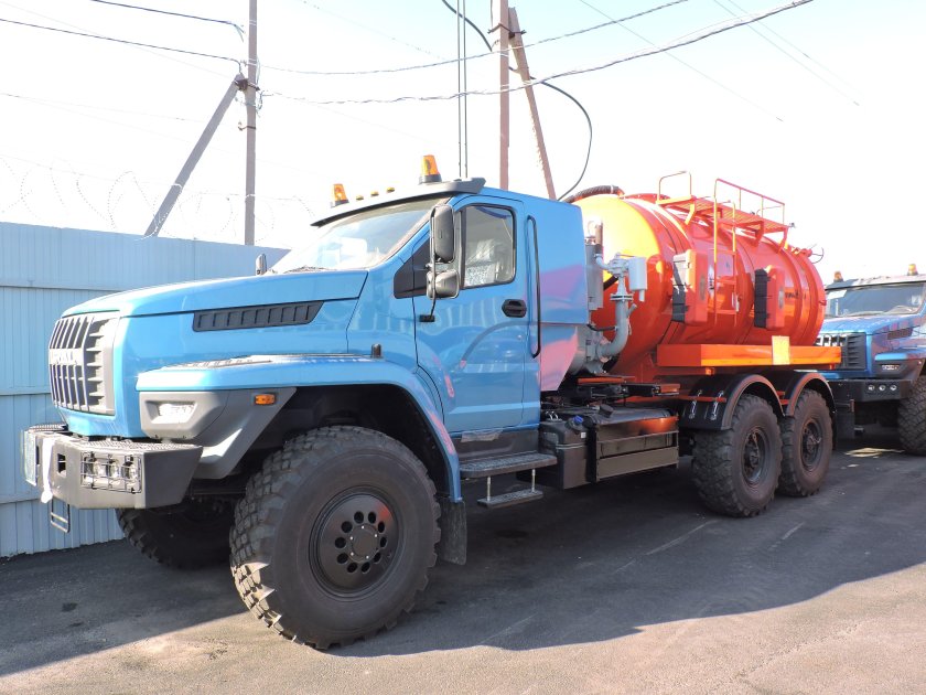 АКН 10 на шасси Урал next