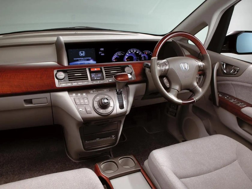 Honda Elysion 2004 2.4