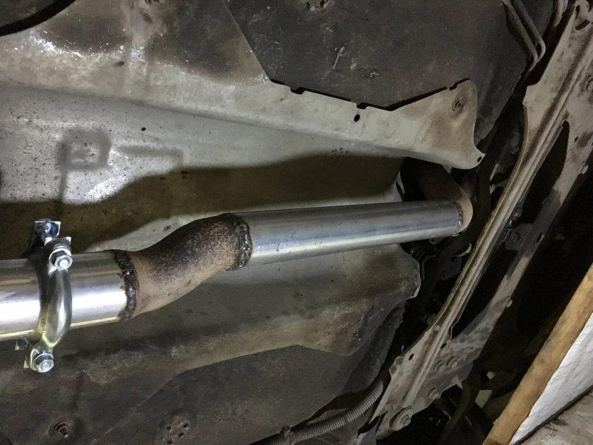 Приёмная труба Пежо 406