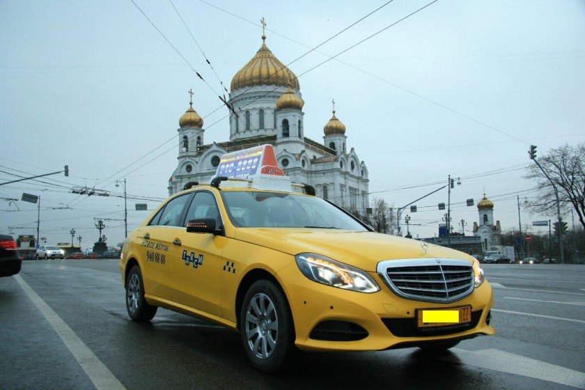 Mercedes benz amg taksi