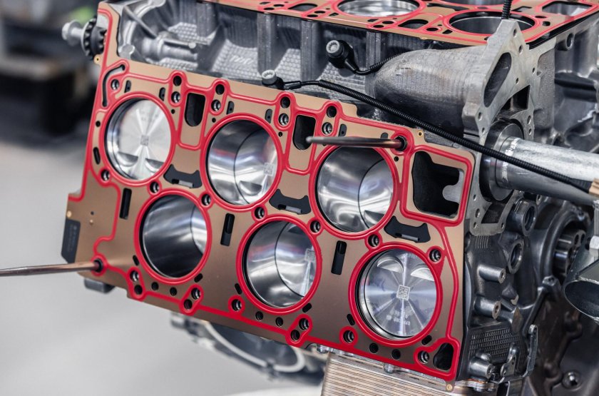 Двигатель Бентли w12