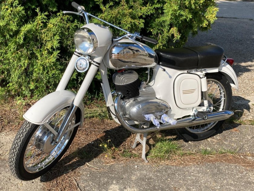 Мотоцикл ява 250