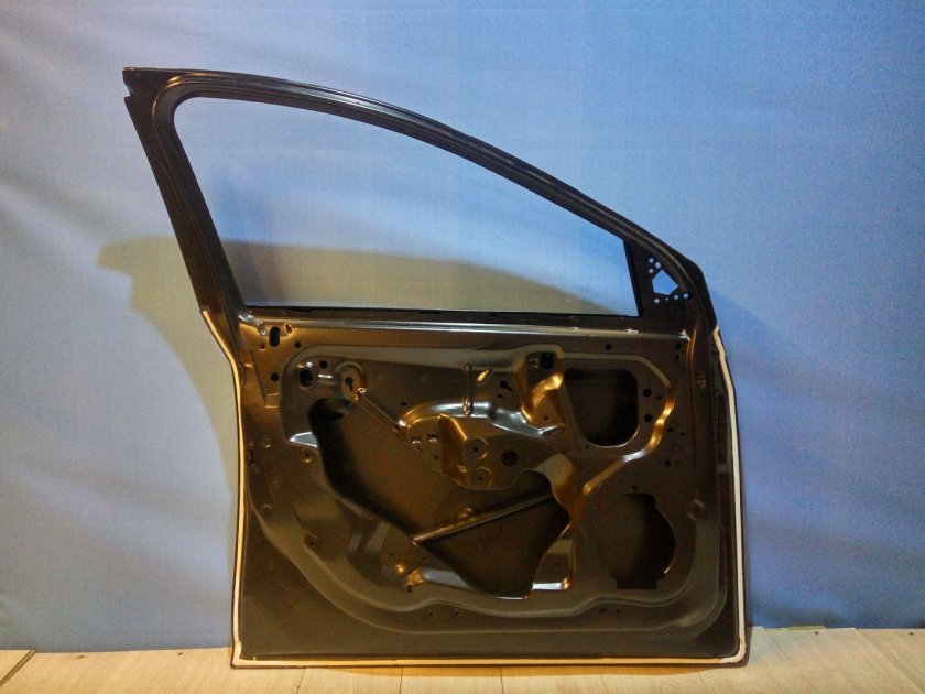 Передняя дверь Шевроле Круз