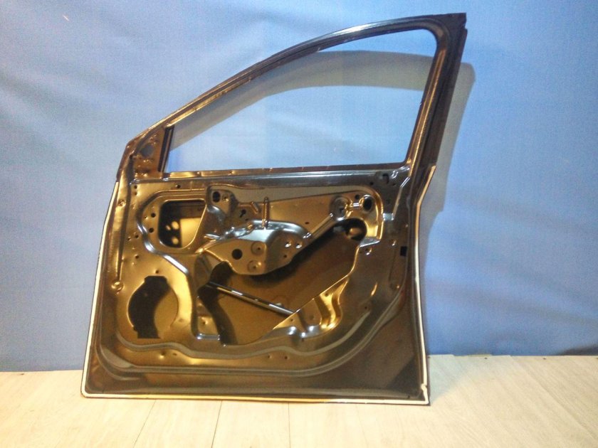 Передняя дверь Шевроле Круз