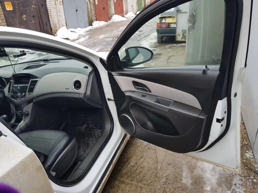 Накладки на двери Шевроле Круз