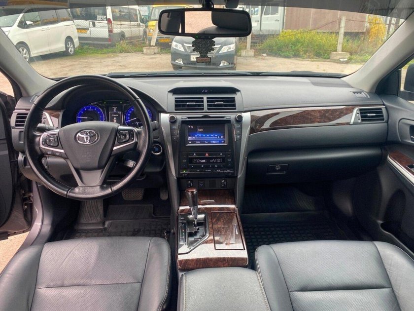 Тойота Камри Элеганс плюс