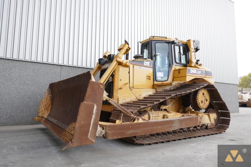 Cat d3 бульдозер