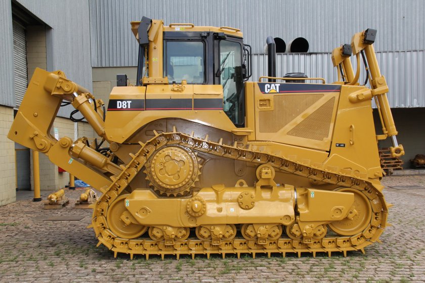 Бульдозер Cat d8