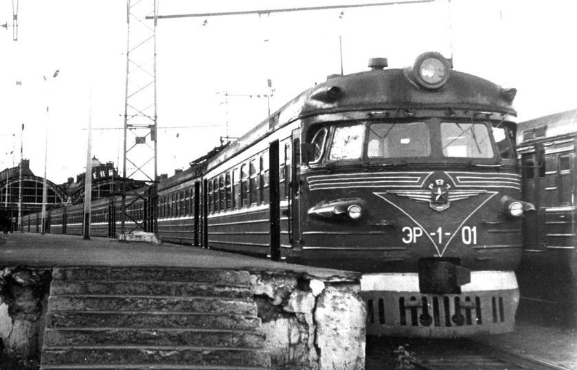 Электропоездов эр1 1957