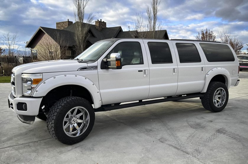 Ford Excursion 6 Door