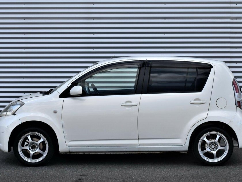 Тойота пассо 2004