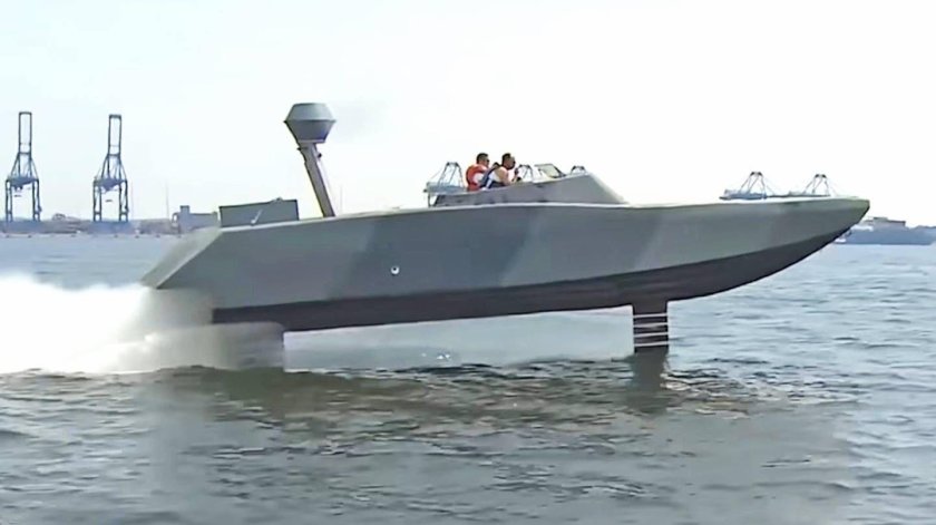 Катер с подводными крыльями