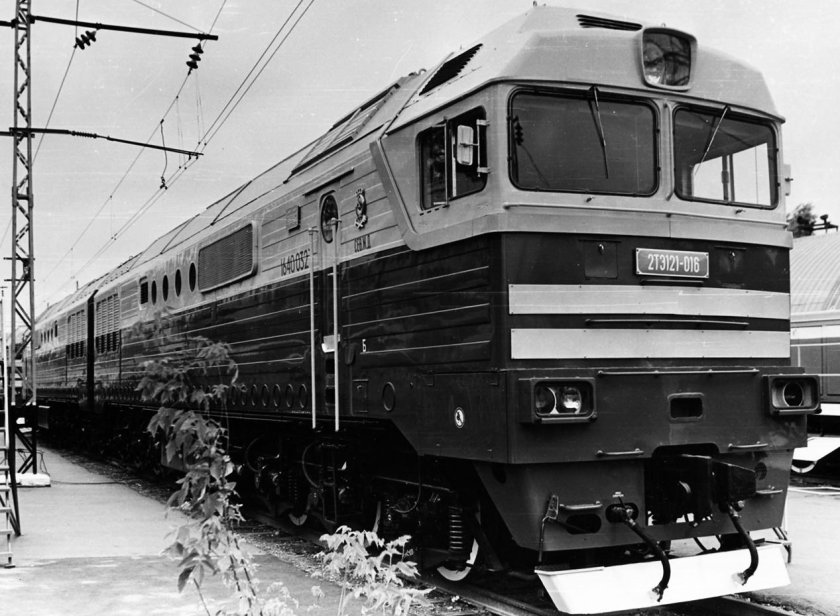 2тэ121 кабина