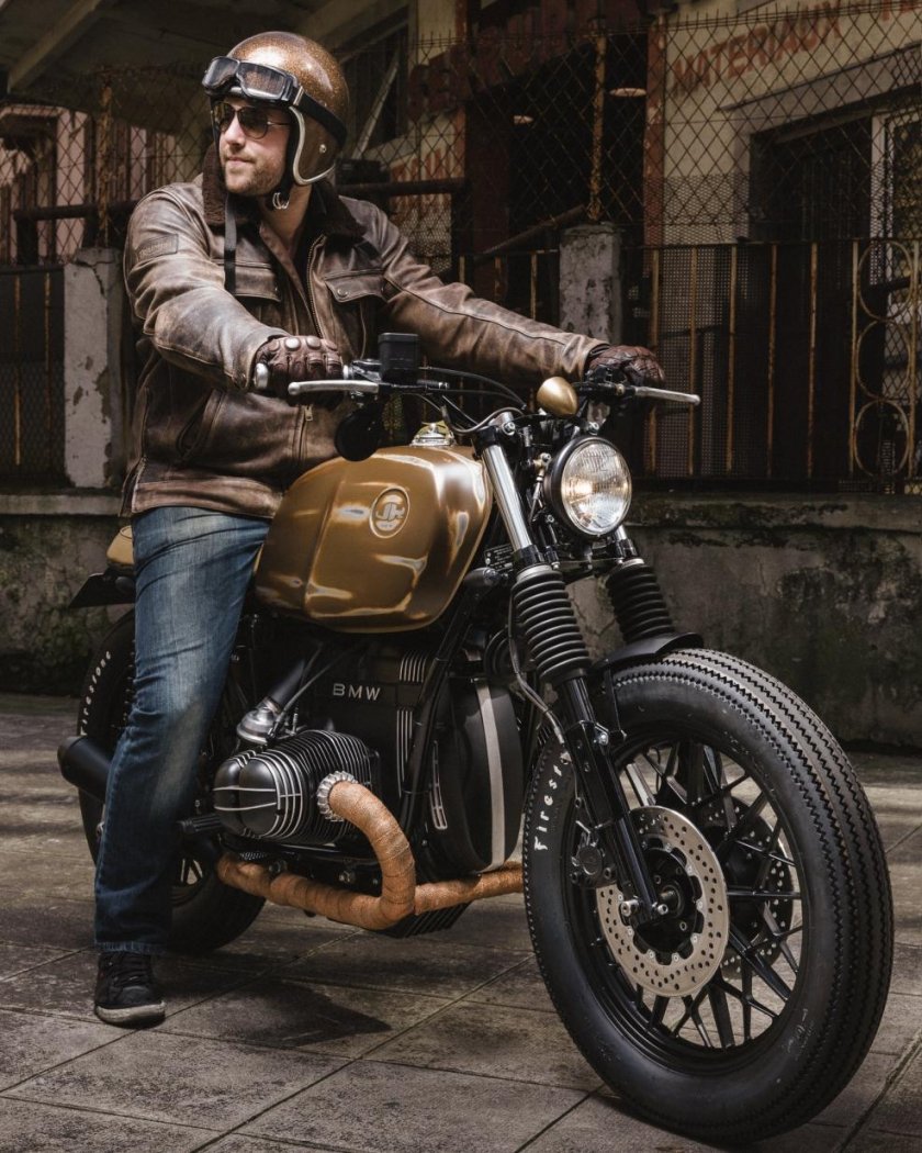 Стиль кафе рейсер мото