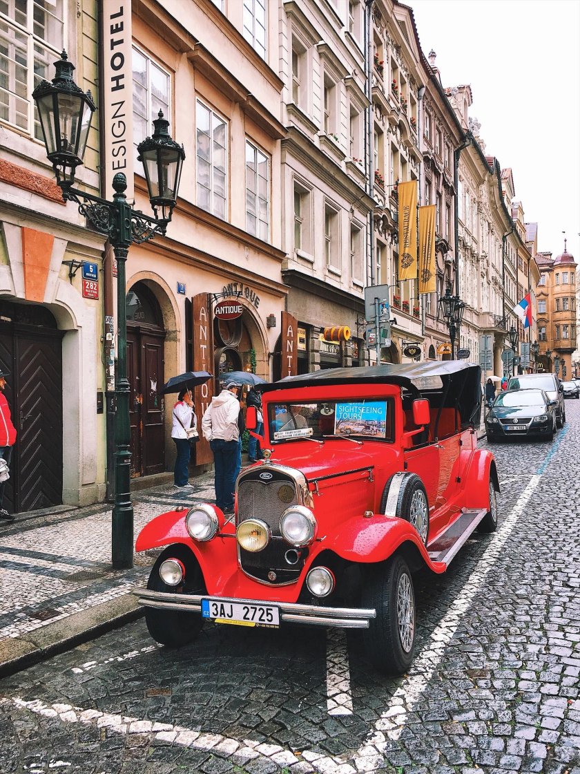 Автомобиль Прага