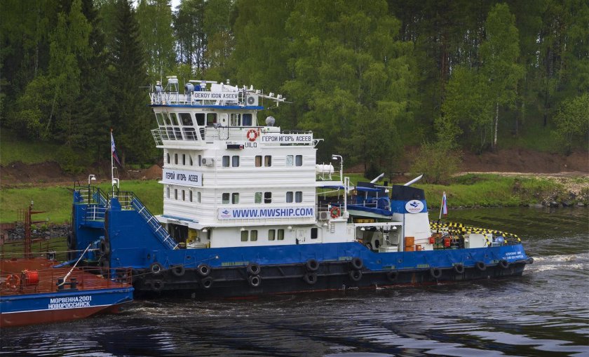Герой Игорь Асеев теплоход
