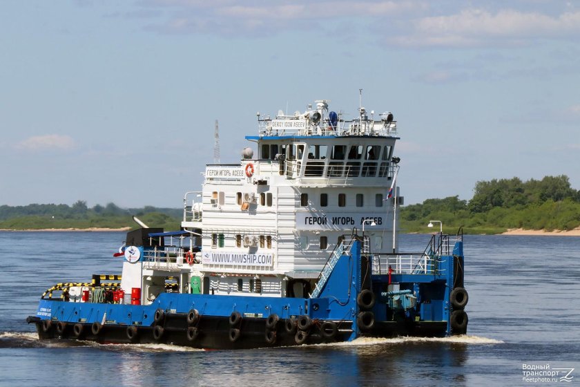 Герой Игорь Асеев теплоход