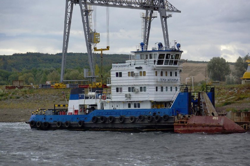 Герои Заполярья судно