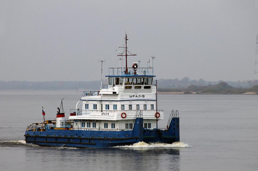 Буксир толкач Волгарь