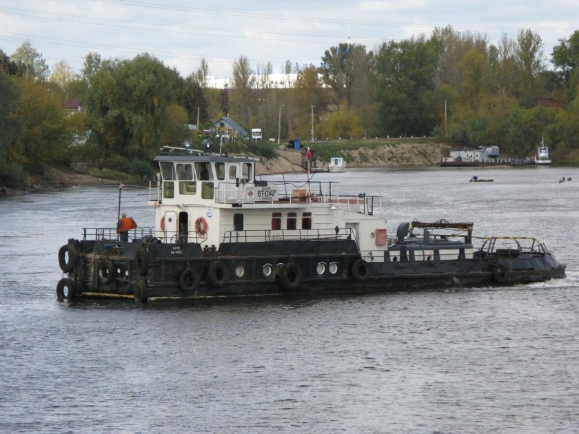 Теплоход буксир-толкач