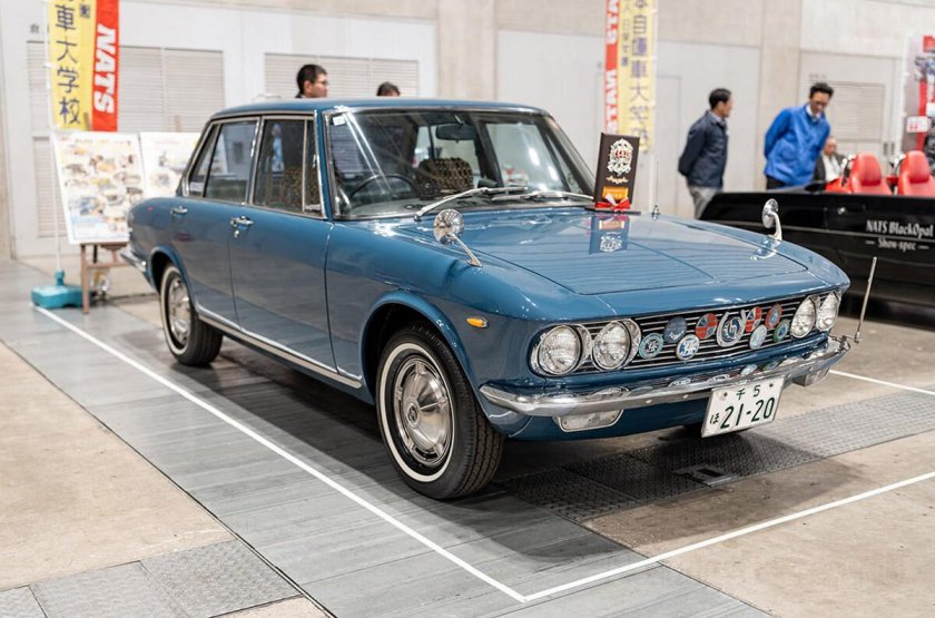 Mazda luce 1966