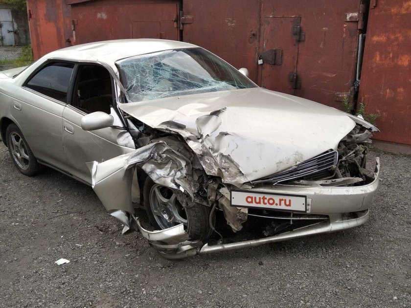 Тойота Марк 2 разбитый