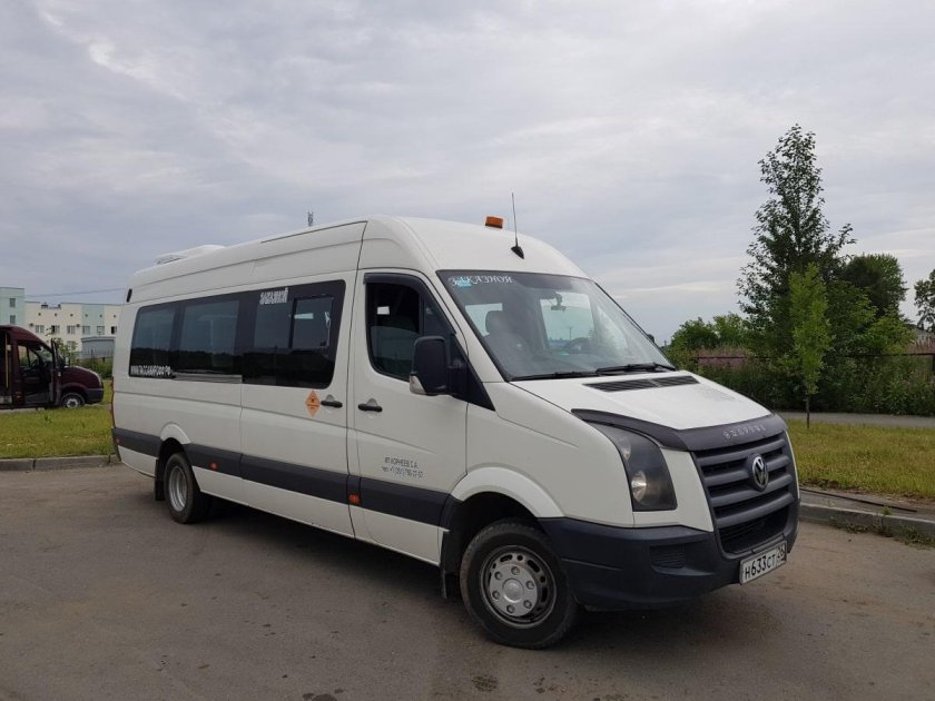Серебристый автобус Фольксваген 20 мест