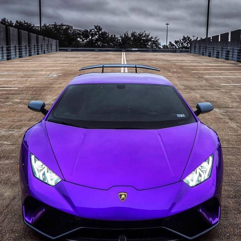Ламборджини Хуракан фиолетовая