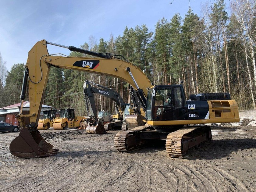 Экскаватор caterpillar