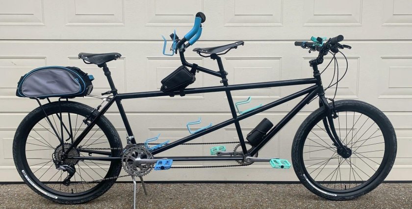 Велосипед с двумя сиденьями