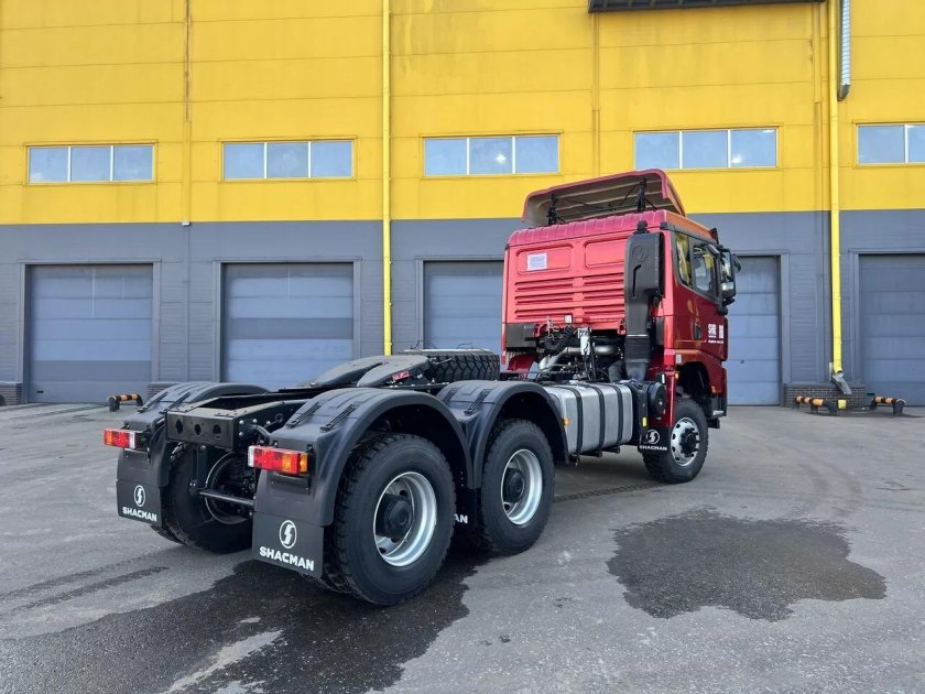 Тягач sx42586v385