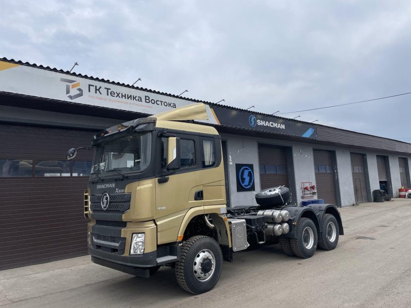 Shacman x3000 6x6 тягач