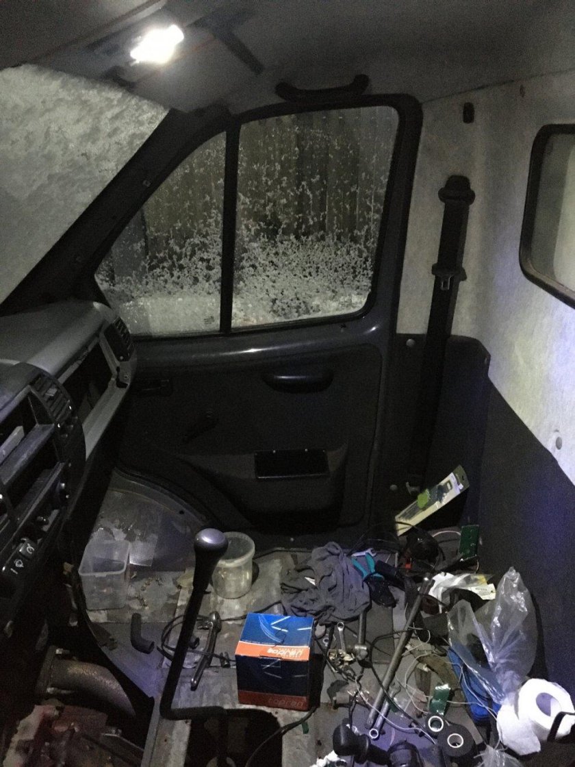 Газель 3302 кабина внутри