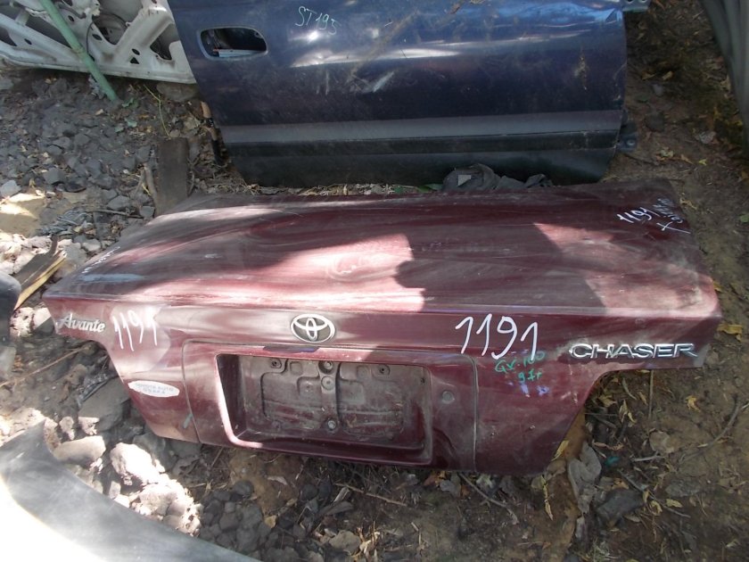 Крышка багажника тойота корона st190