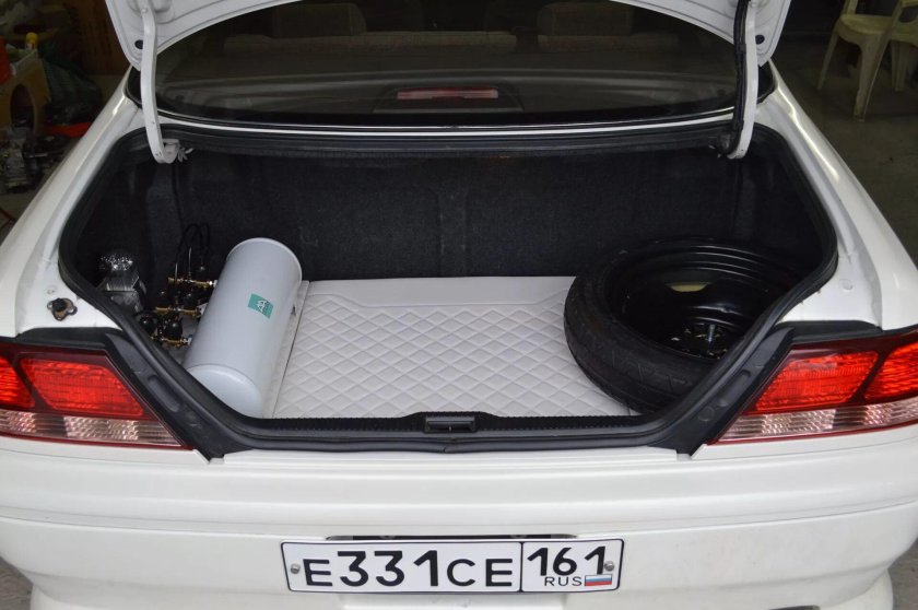 Toyota Cresta багажник