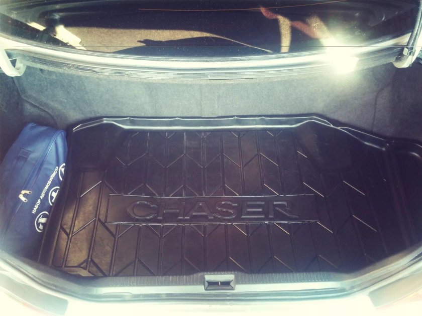 Toyota Chaser 100 багажник