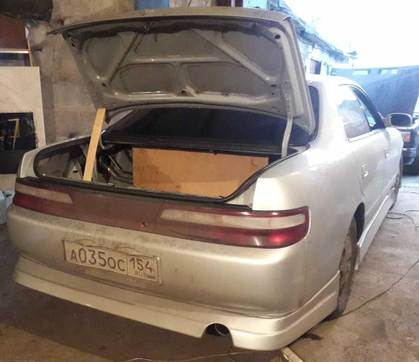 Toyota Chaser 90 сзади