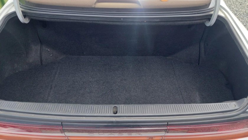 Переделка пола в багажнике Тойота Чайзер 90