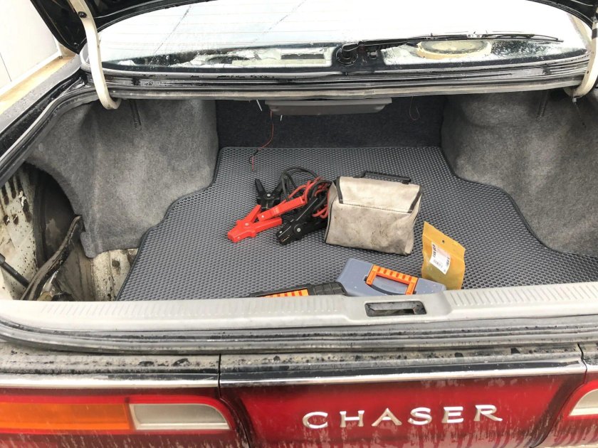 Обшивка багажника Тойота Чайзер 100