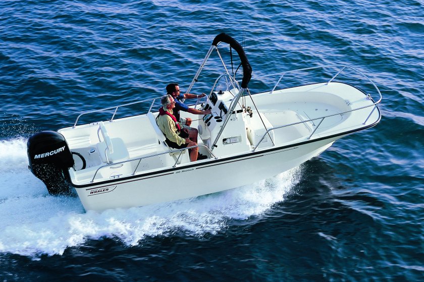Boston Whaler катер