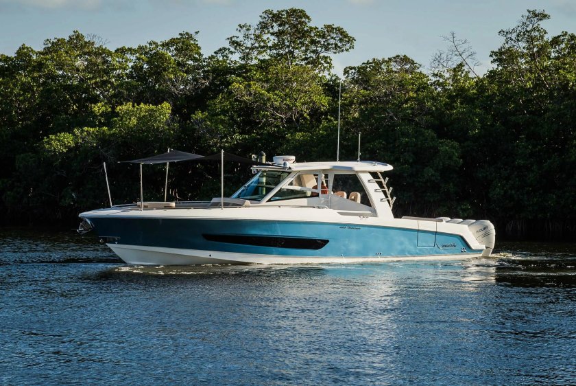Boston Whaler 420 Outrage 2023