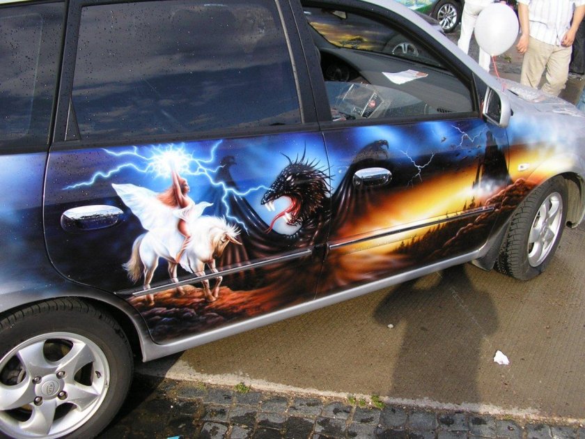 Аэрография на крыше автомобиля